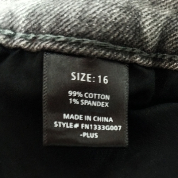 New Nova Distressed Black Jeans / Size 16 Tall - Picture 6 of 8